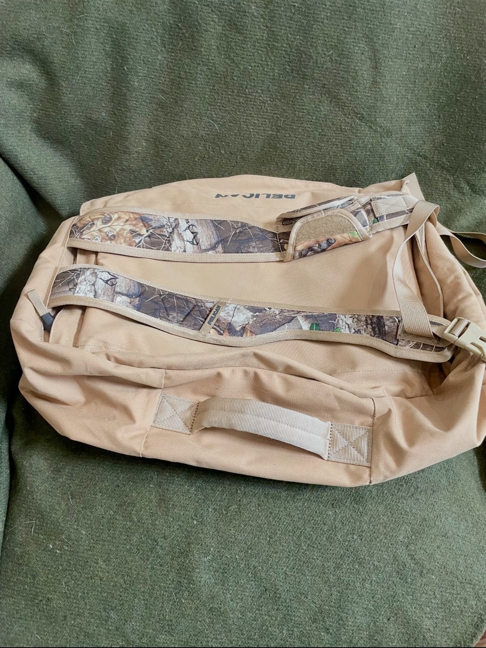 Pelican Tan Duffel/ Backpack with Camo Straps - Picture 2 of 16